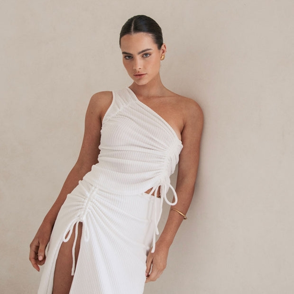 Elegant White One-Shoulder Dress